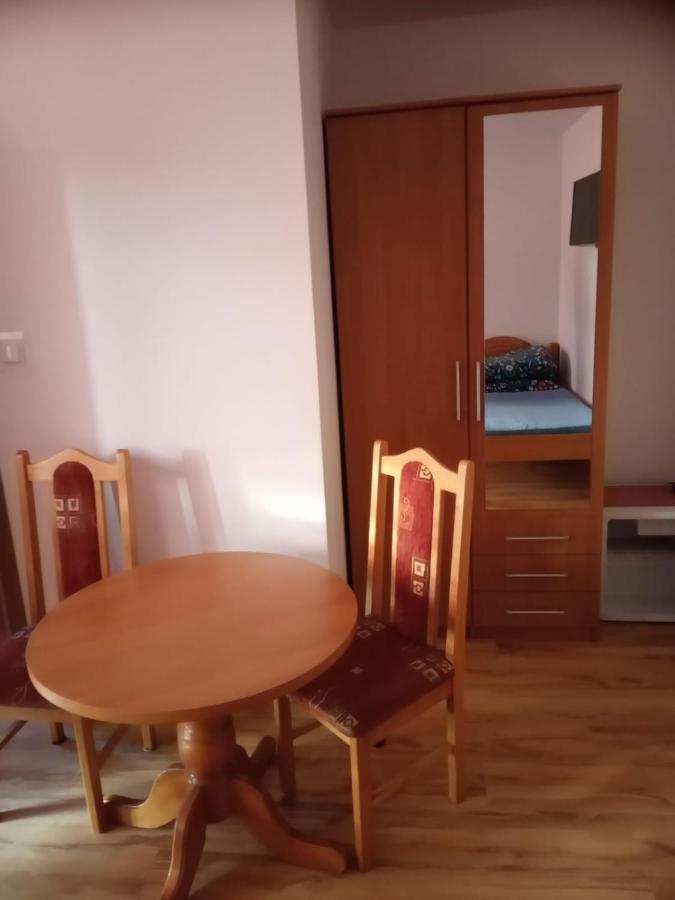 Pokoje Goscinne Tomasz Międzywodzie Buitenkant foto