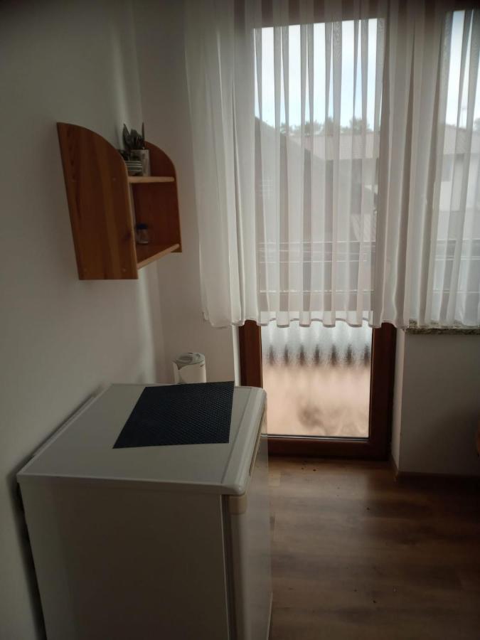 Pokoje Goscinne Tomasz Międzywodzie Buitenkant foto