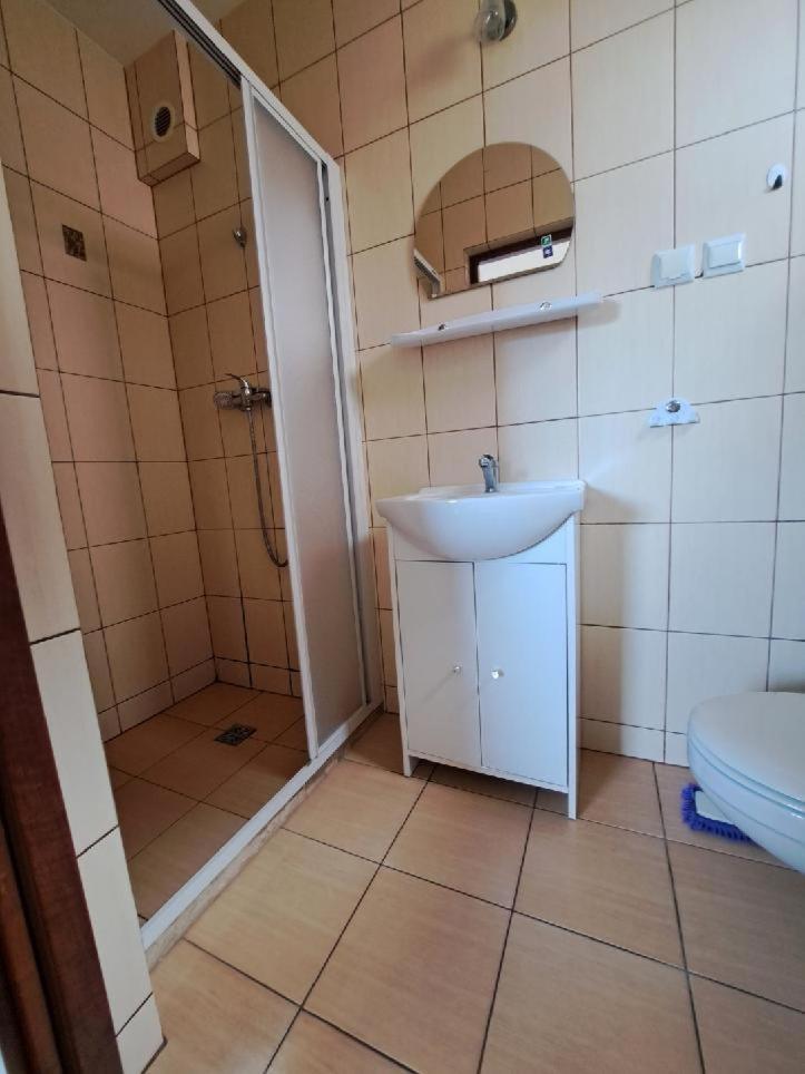 Pokoje Goscinne Tomasz Międzywodzie Buitenkant foto
